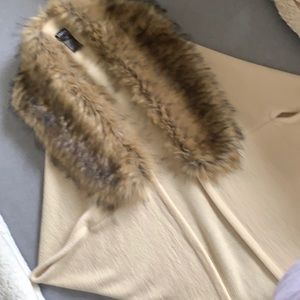 Beautiful bebe shrug with faux fur